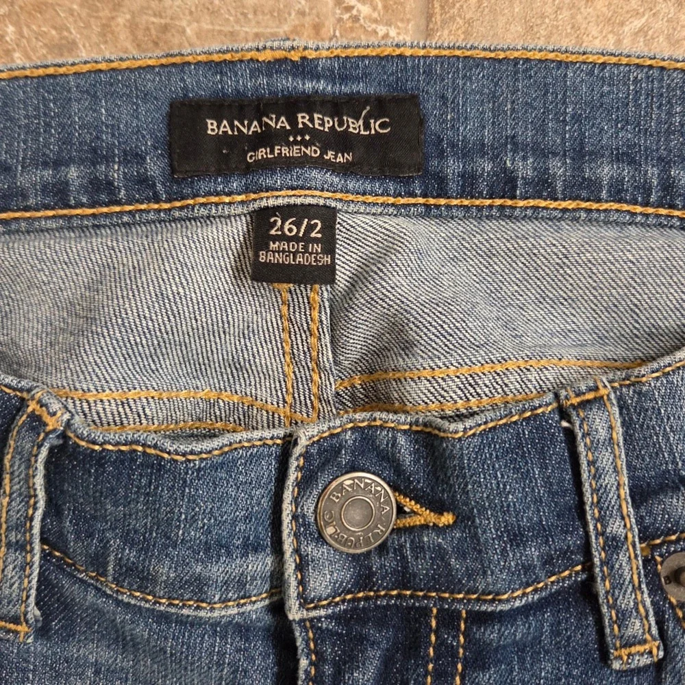 Banana Republic Girlfriend Jeans Medium Wash Distressed Ripped Size‎ 26 2